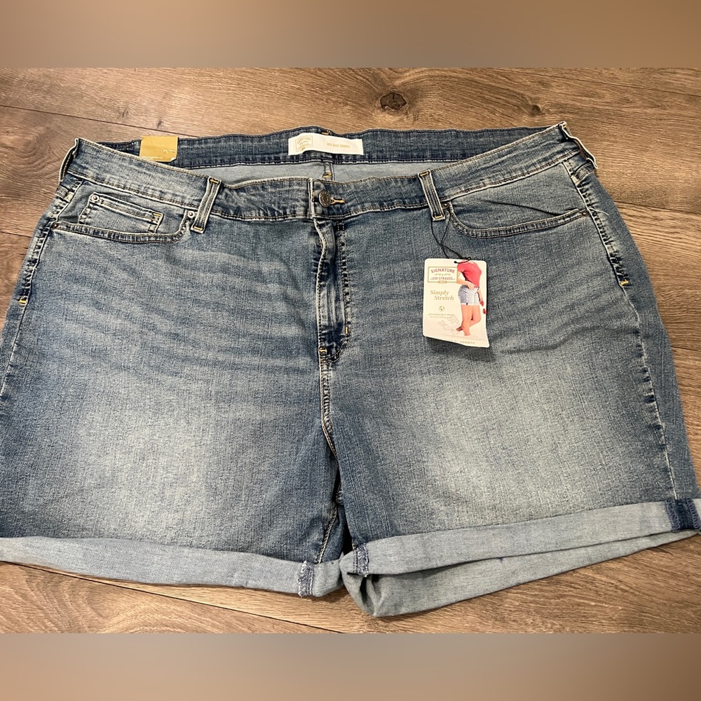 Levis Mid Rise Jean Shorts Size 24 / Waist 37 New